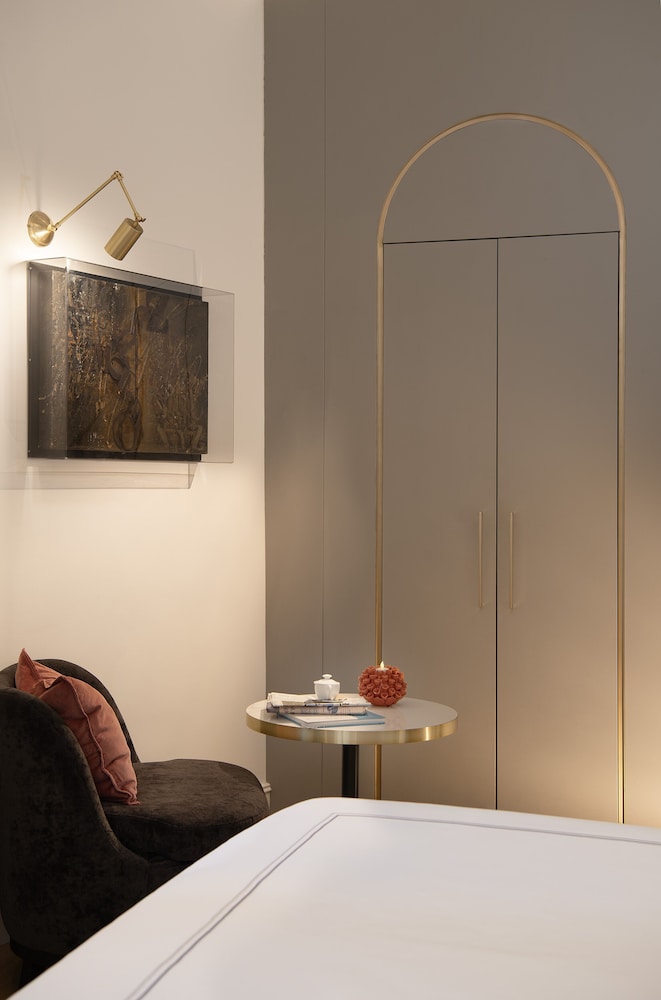 Corner Spa Suite photo 3