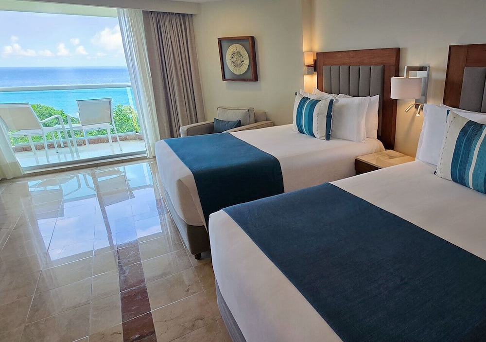 Deluxe Superior Ocean View - Photo 4