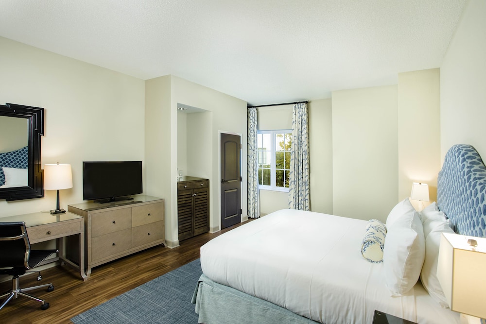 Room, 1 King Bed, Accessible (1 King Bed, Accessible, No Resort Access) photo 1