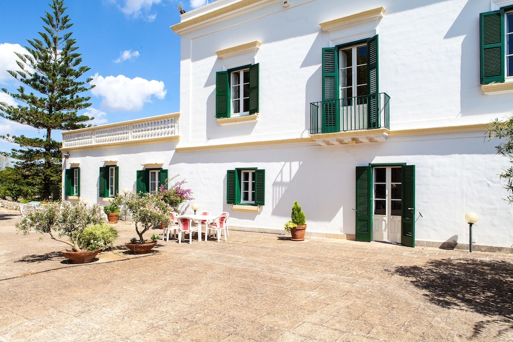 Deluxe Villa, 4 Bedrooms, Pool Access photo 2