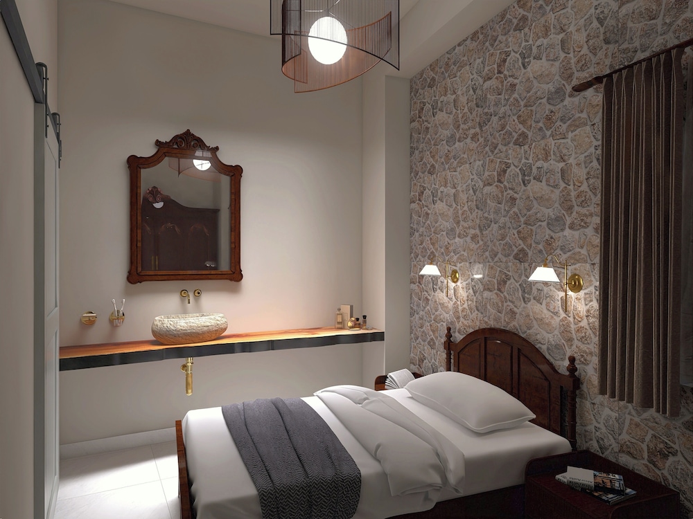 Classic Double or Twin Room, City View