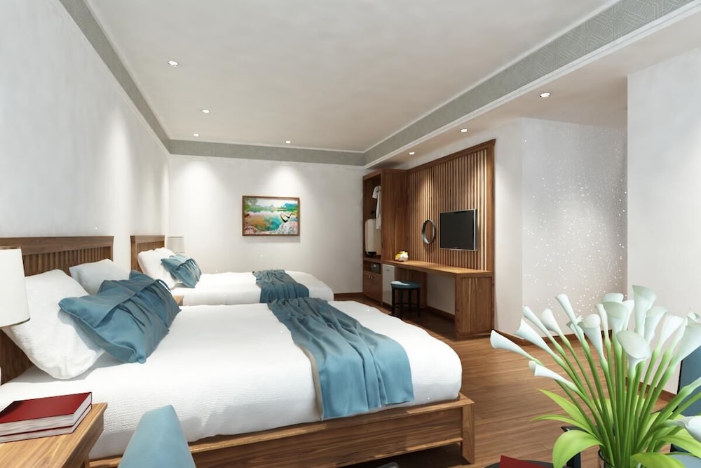 Family Room, 2 Bedrooms