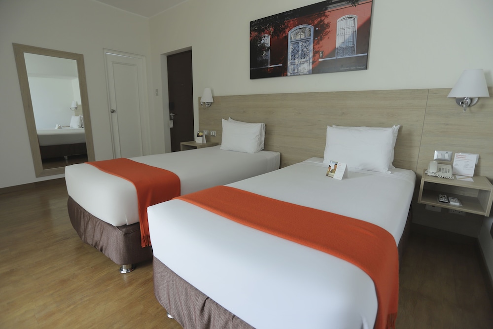 Traditional Room, 2 Twin Beds - Photo 1