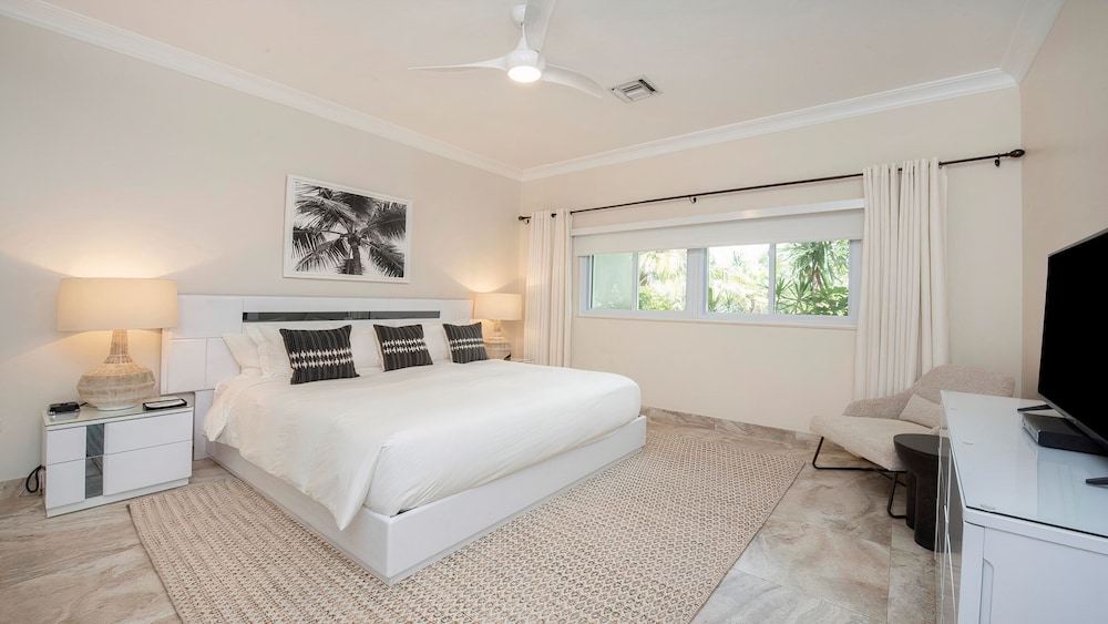 Premium Condo photo 3