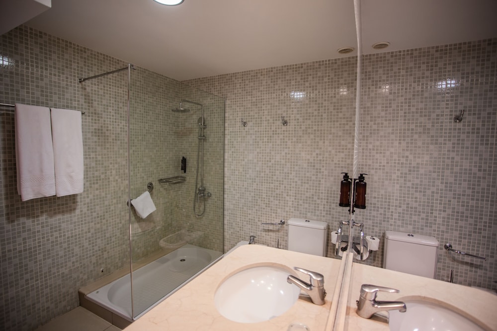 Premium Apartment, Hot Tub, Partial Ocean View (Royal / 2 Adults) - Photo 8