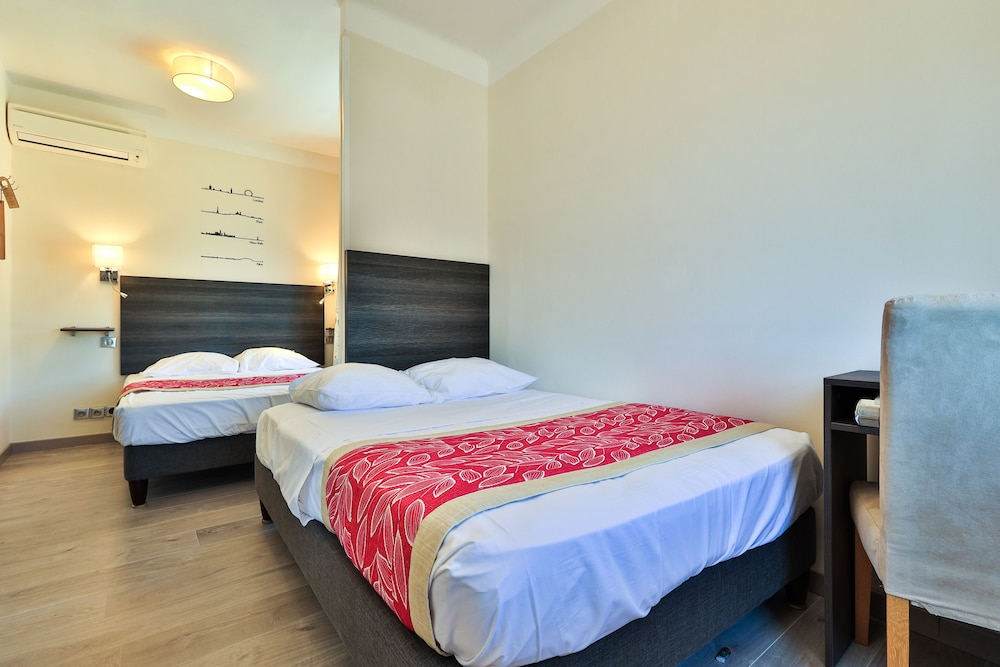Standard Quadruple Room photo 3