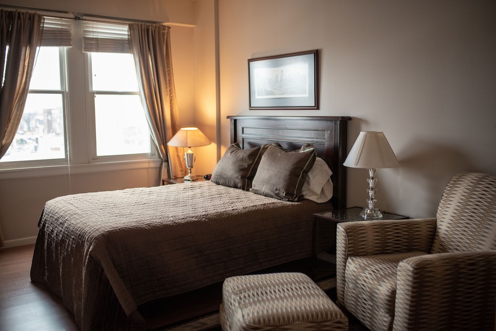 311 Double Queen Suite photo 3