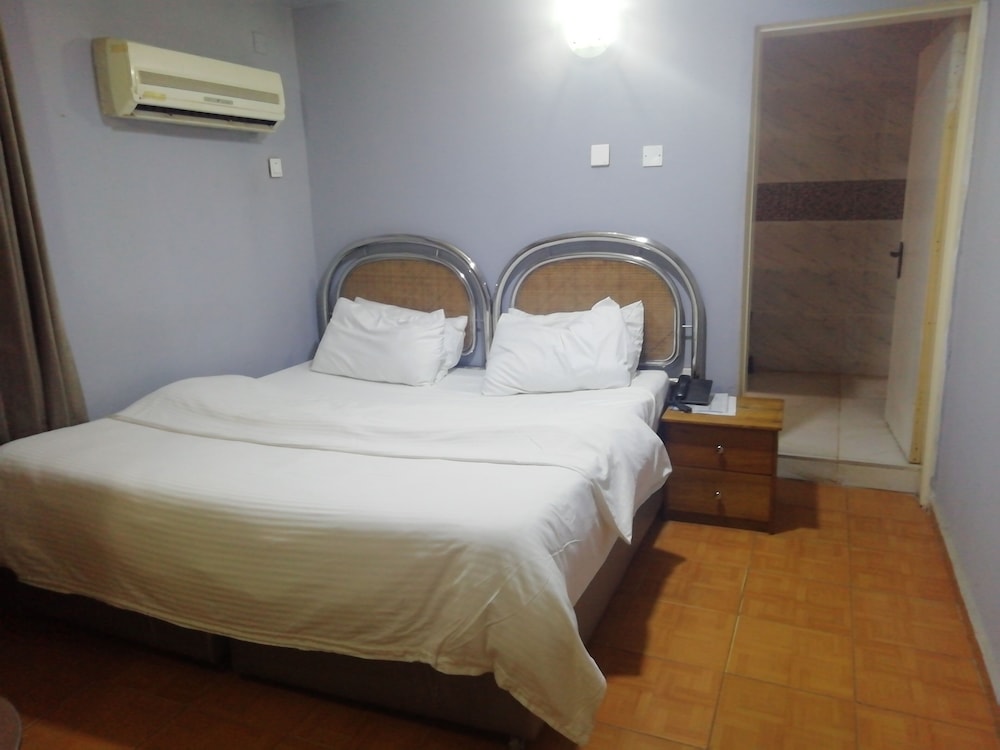 Luxury Suite photo 2