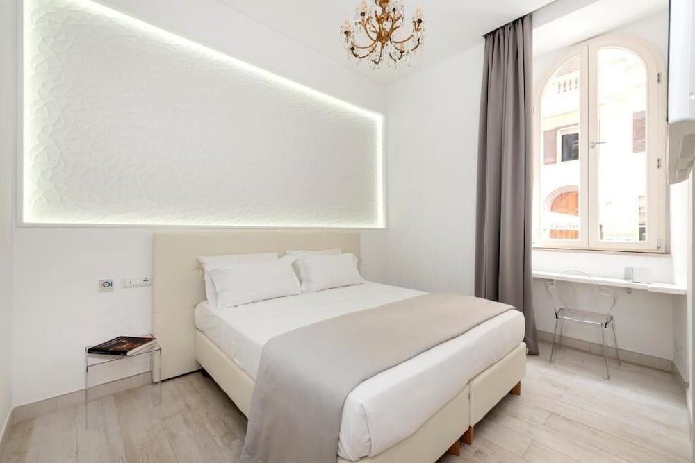 Trevi Suite