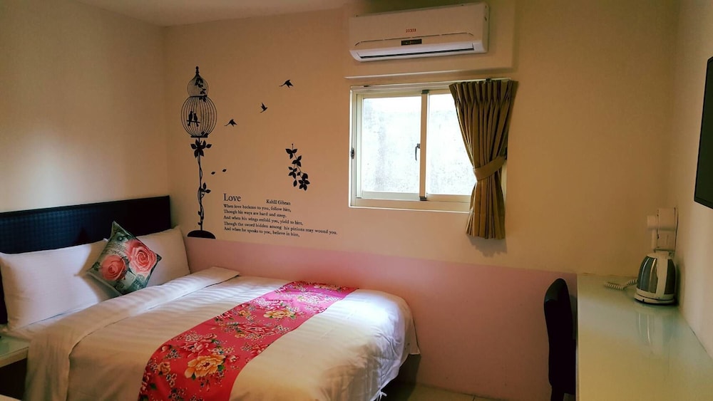 Standard Twin Room photo 3