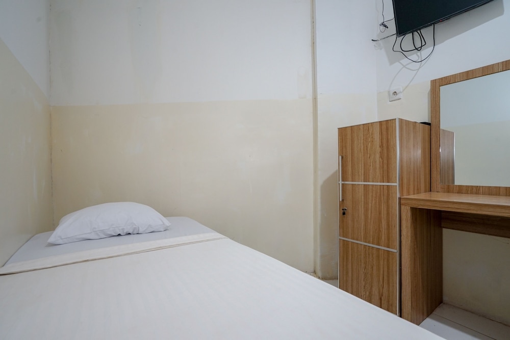 Basic Single Room photo 3
