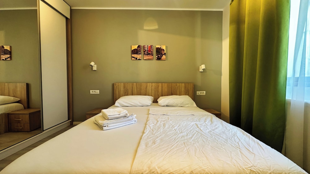 City Apartment, 1 King Bed with Sofa bed, Air conditioning, Courtyard Area photo 2
