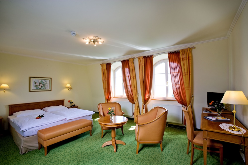 Standard Double or Twin Room photo 1
