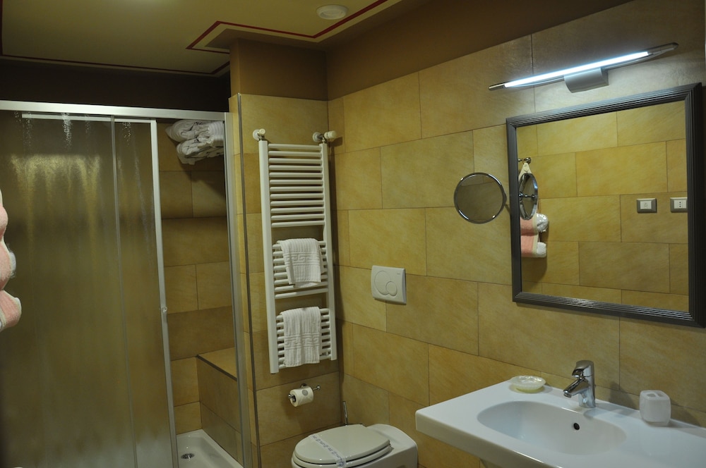 Superior Double Room - Photo 8