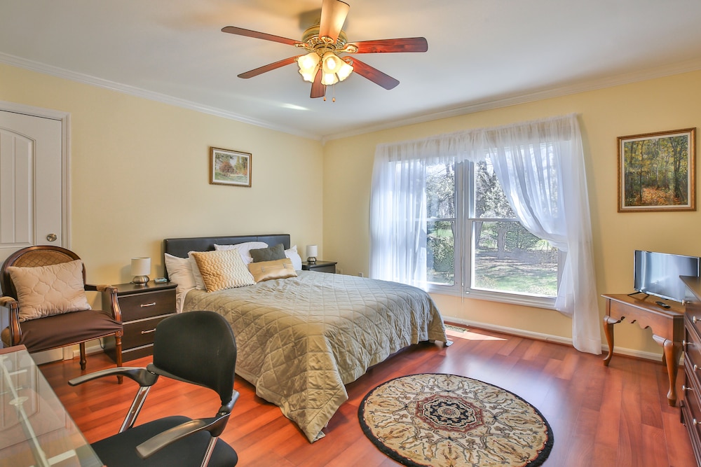 Double or Twin Room, 1 Queen Bed, Accessible, Garden View photo 1