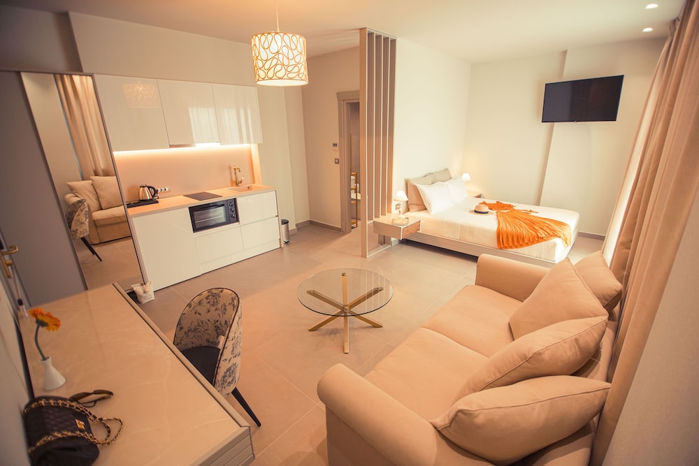 Suite with private pool