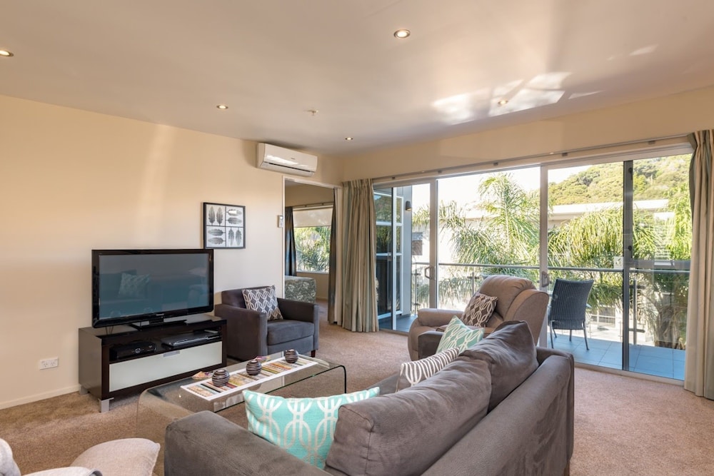 Standard Apartment, 2 Bedrooms (Garden View) photo 1