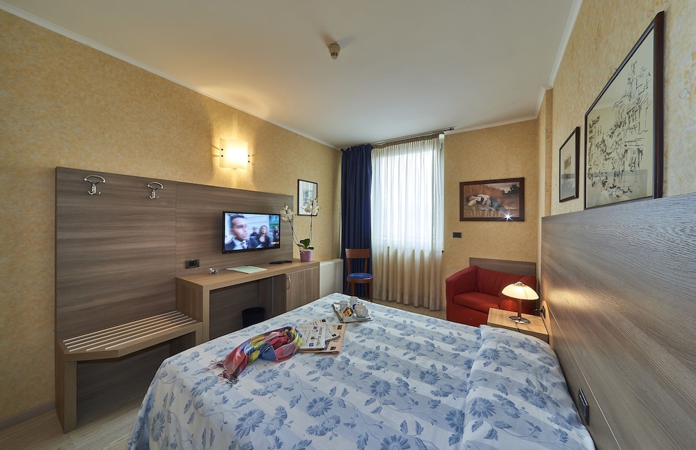 Double Room Single Use, City View photo 3