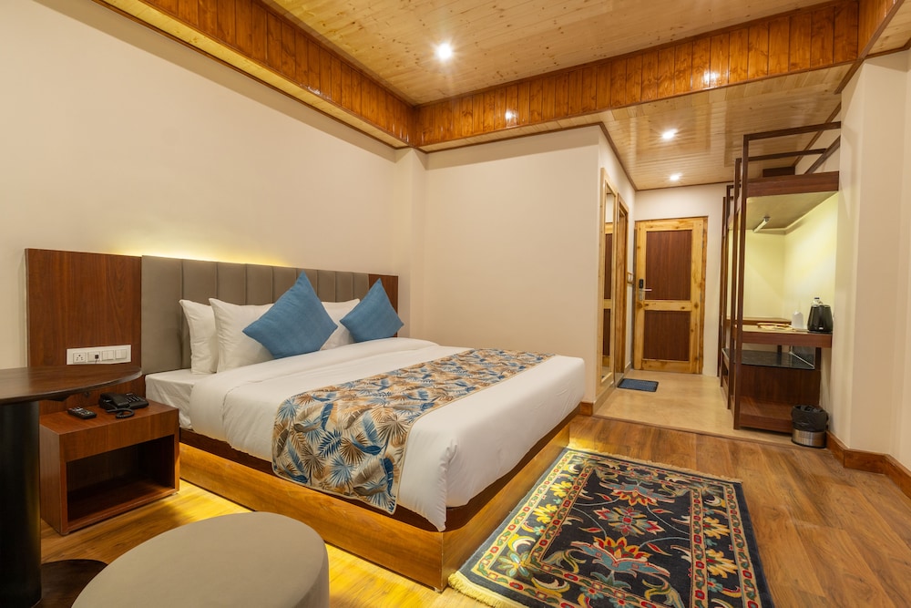 Premium Room - Photo 11