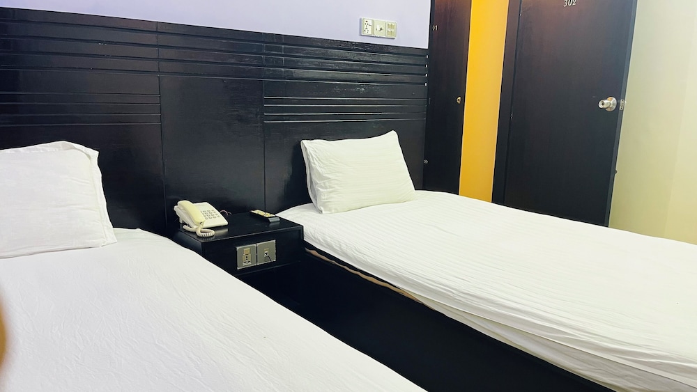 Business Twin Room photo 3