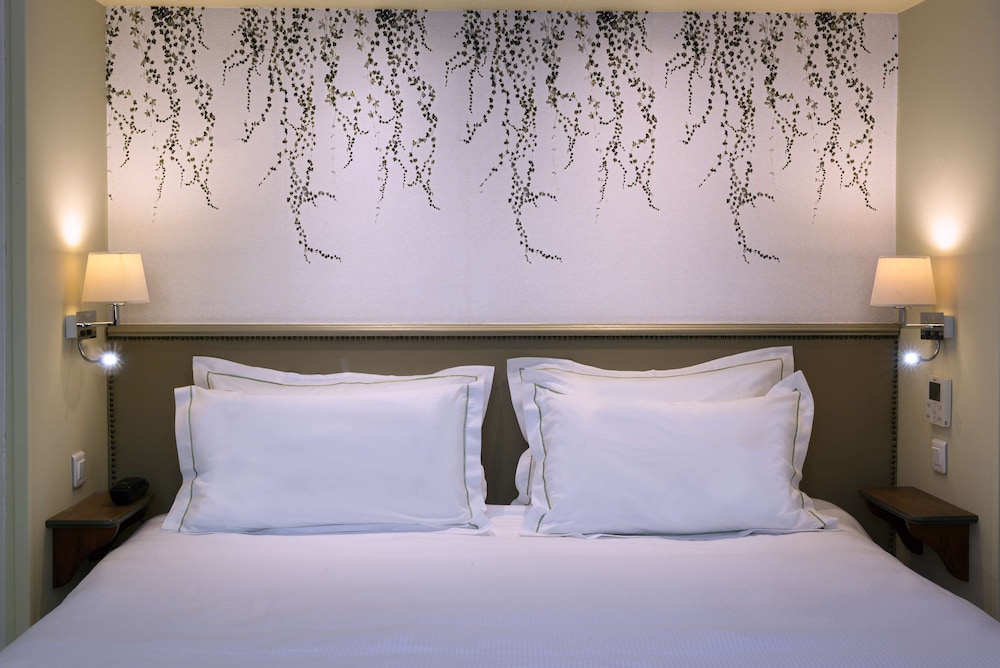 Comfort Room, 1 King Bed, Non Smoking, Terrace (Twin bed on request, View) - Photo 3