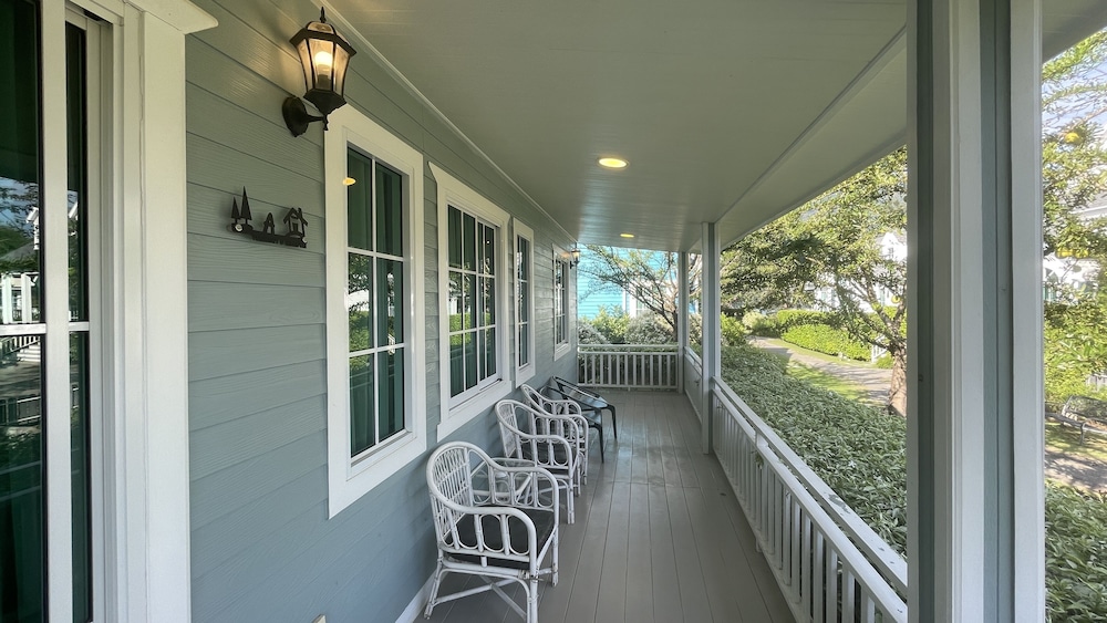Family Room, 3 Bedrooms, Balcony - Photo 4