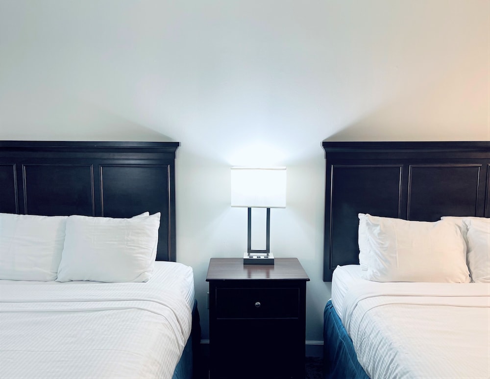 Standard Room, 2 Queen Beds, Garden View (Standard Two Queen) photo 1