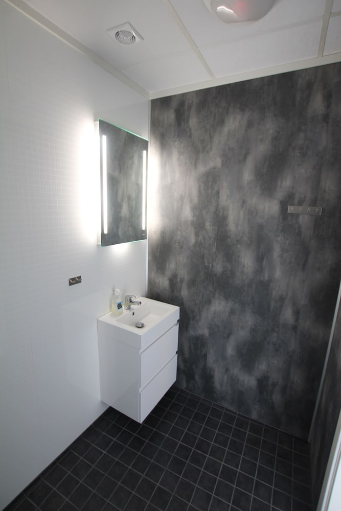 Basic Double Room, 1 Double Bed, Non Smoking photo 2