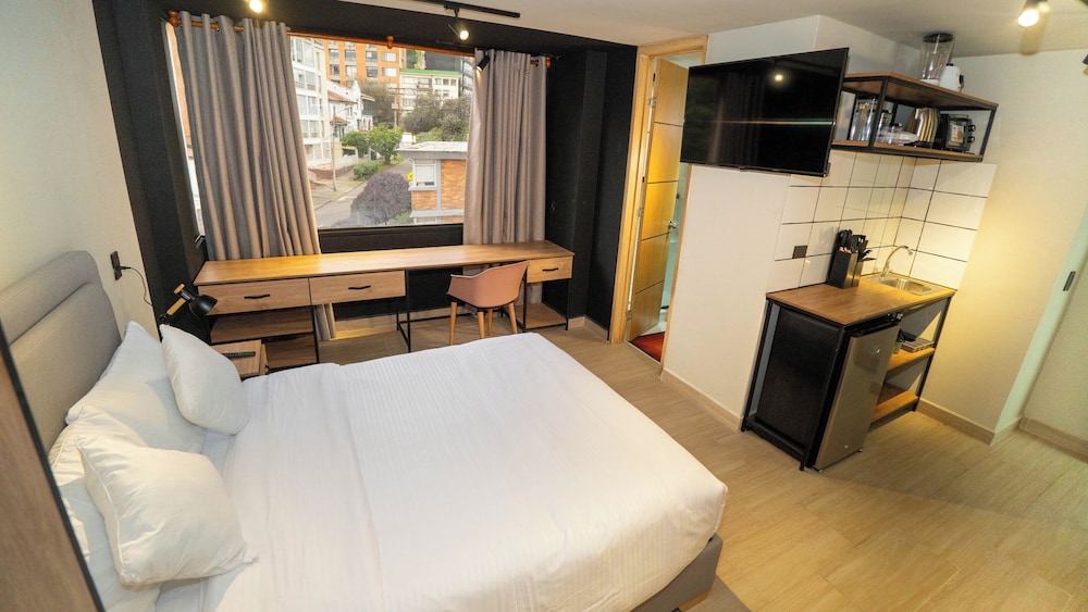 Deluxe Studio Suite
