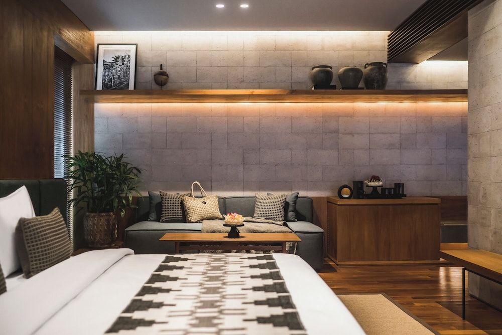 One Bedroom Urban Suite