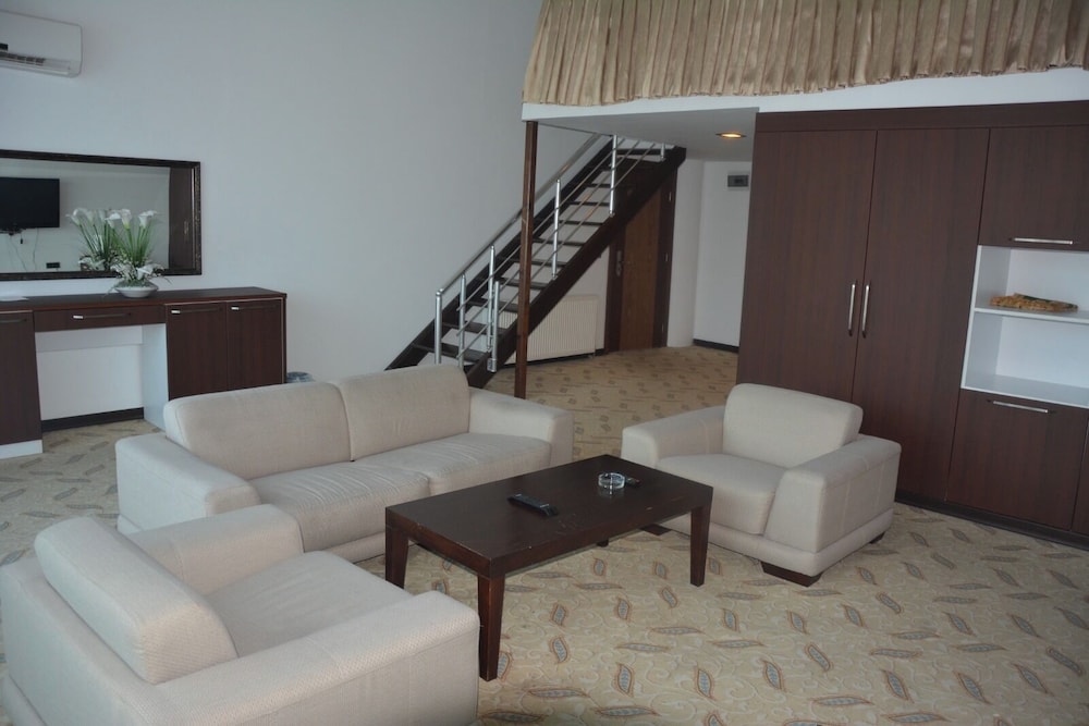 Junior Studio Suite, City View