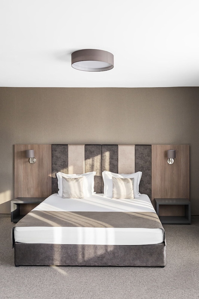 Deluxe Double Room, City View