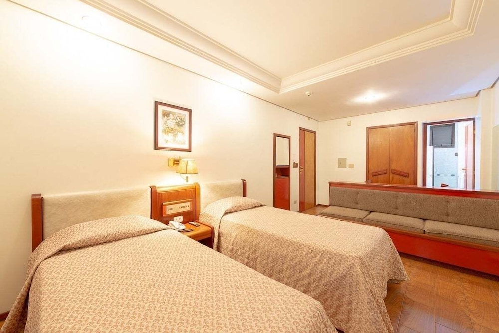 Standard Twin Room - Photo 3