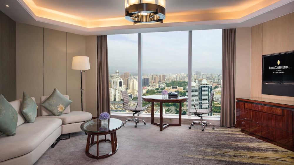 Suite, 1 Bedroom photo 3
