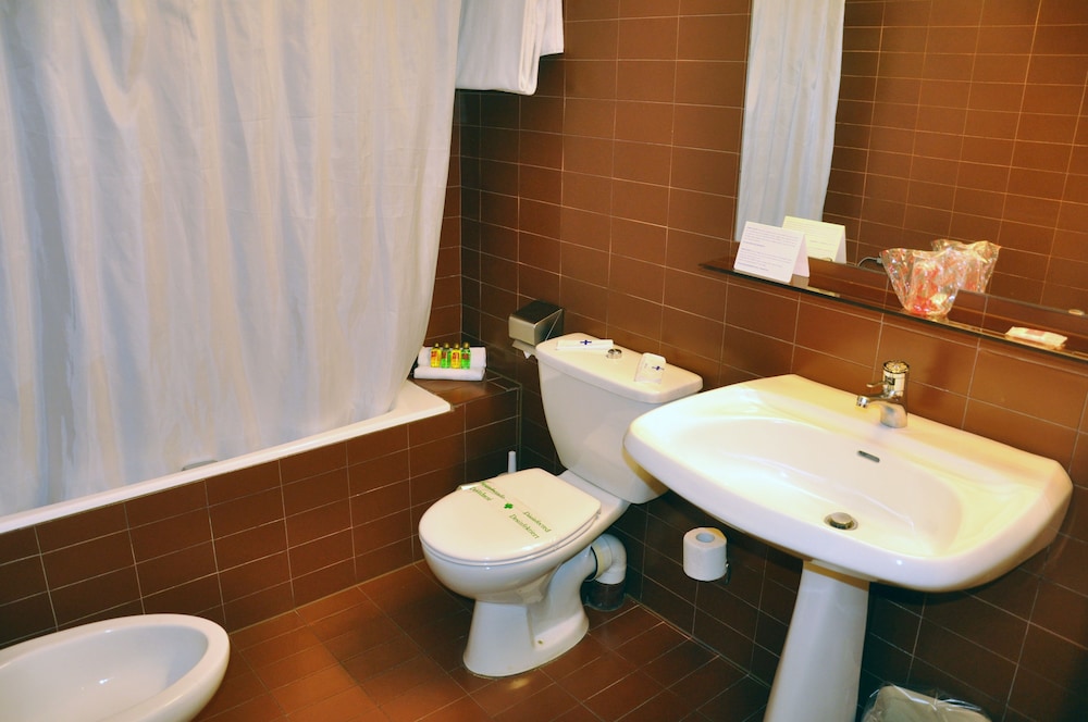 Standard Double Room photo 3
