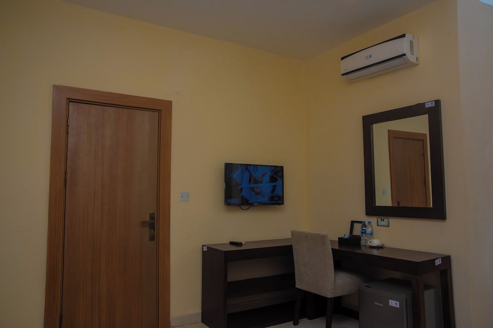 Deluxe Room - Photo 3