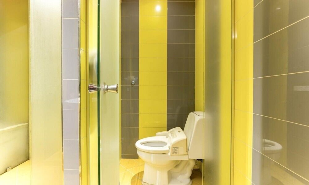 Standard Double Room - Photo 8