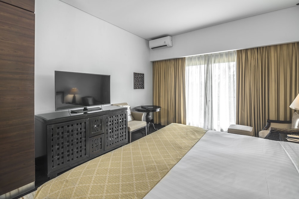 Deluxe Room, Pool Access photo 3