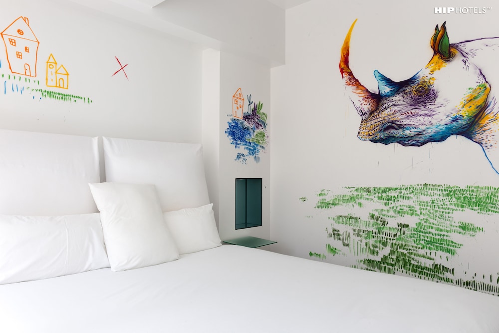 Deluxe Double or Twin Room, Courtyard View