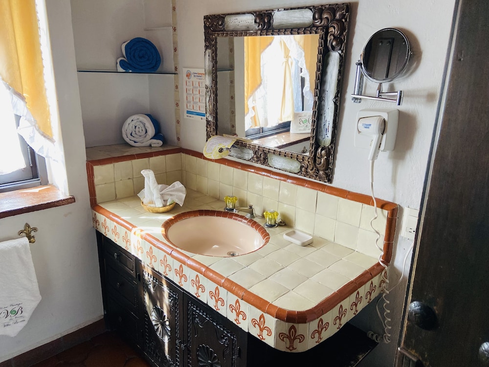 Room with 2 Twin Beds (Claveles) photo 3