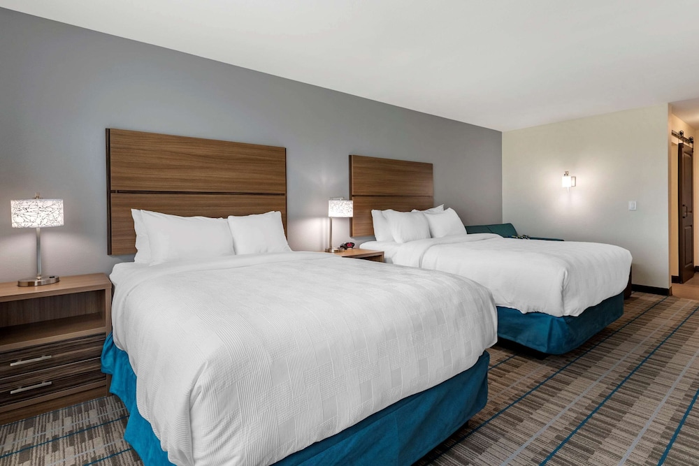 Suite, 2 Queen Beds, Non Smoking (Efficiency) - Photo 2