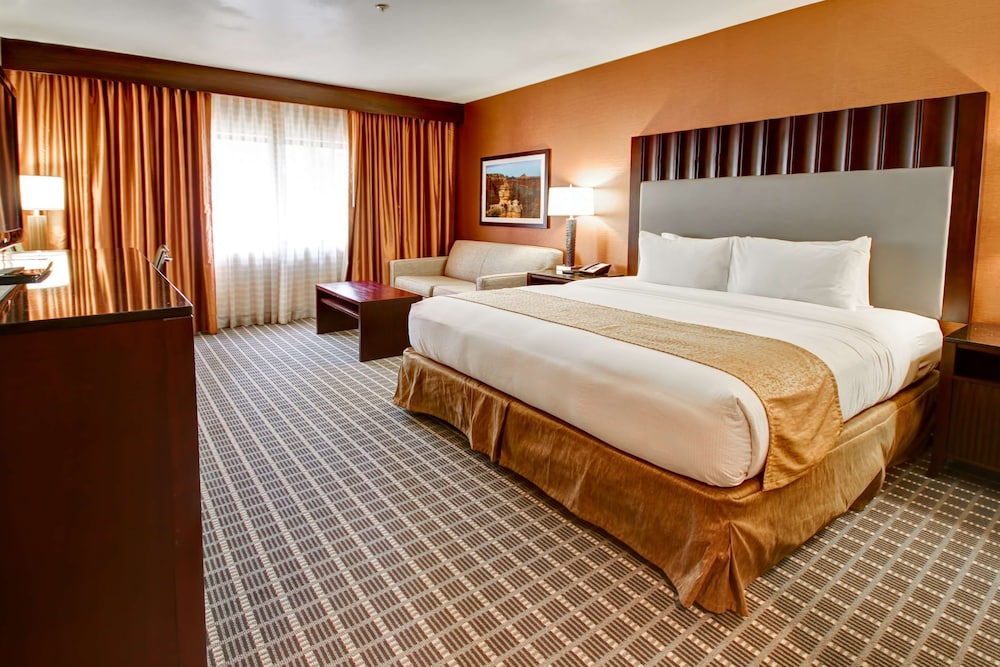 Executive Room, 1 King Bed with Sofa bed photo 1
