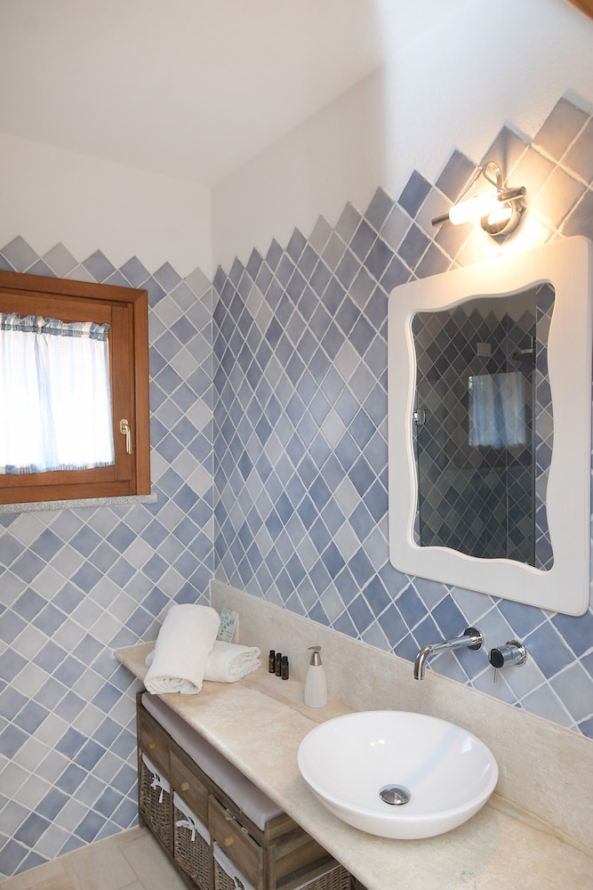 Deluxe Apartment, Annex Building photo 3