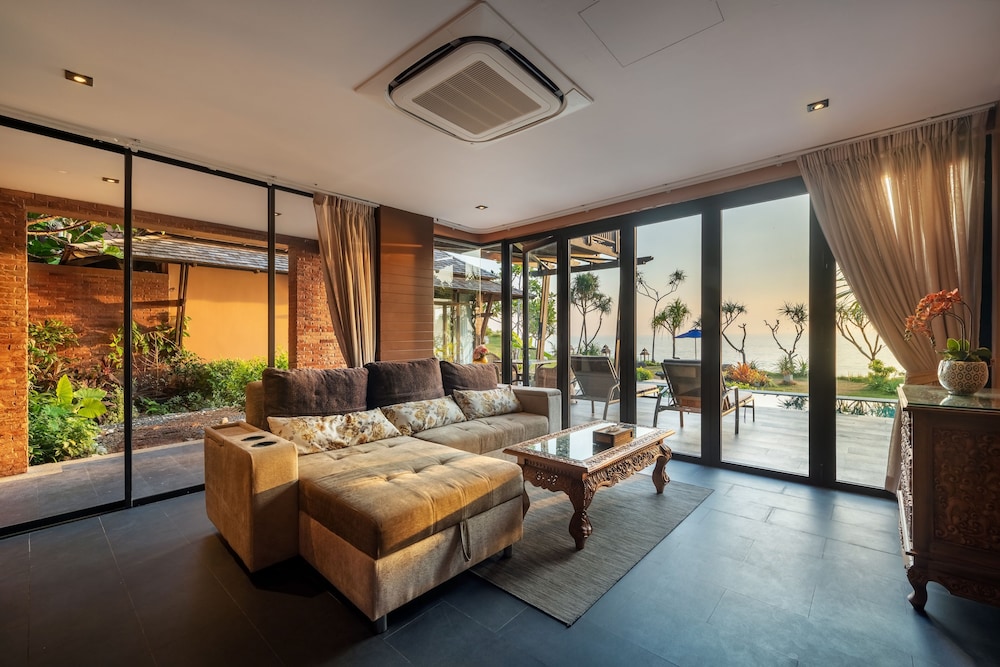 Beachfront Jacuzzi Pool Villa Two Bedroom Duplex with Lounge - Photo 3