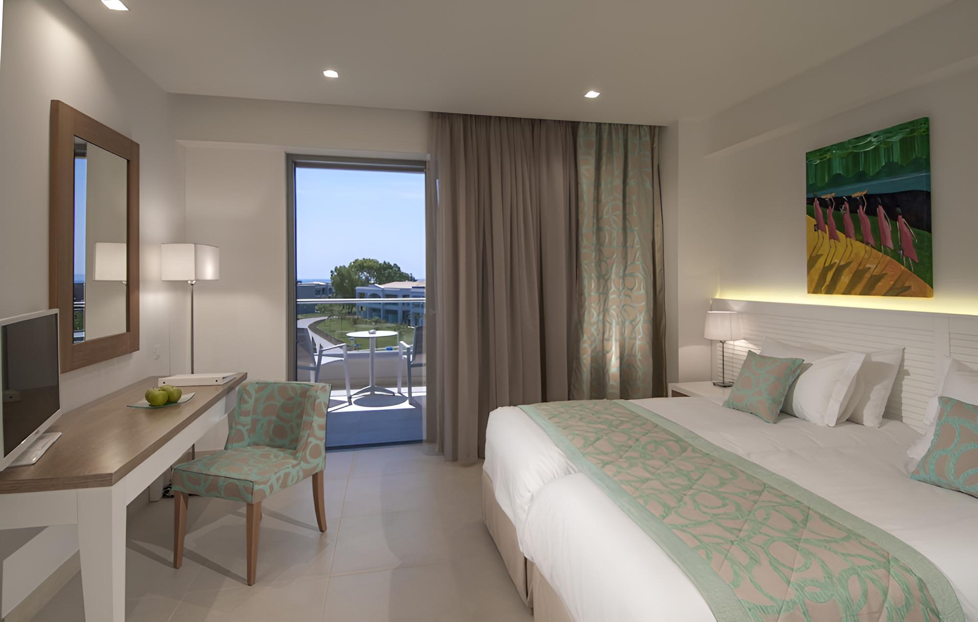 Twin Room, Partial Sea View photo 3