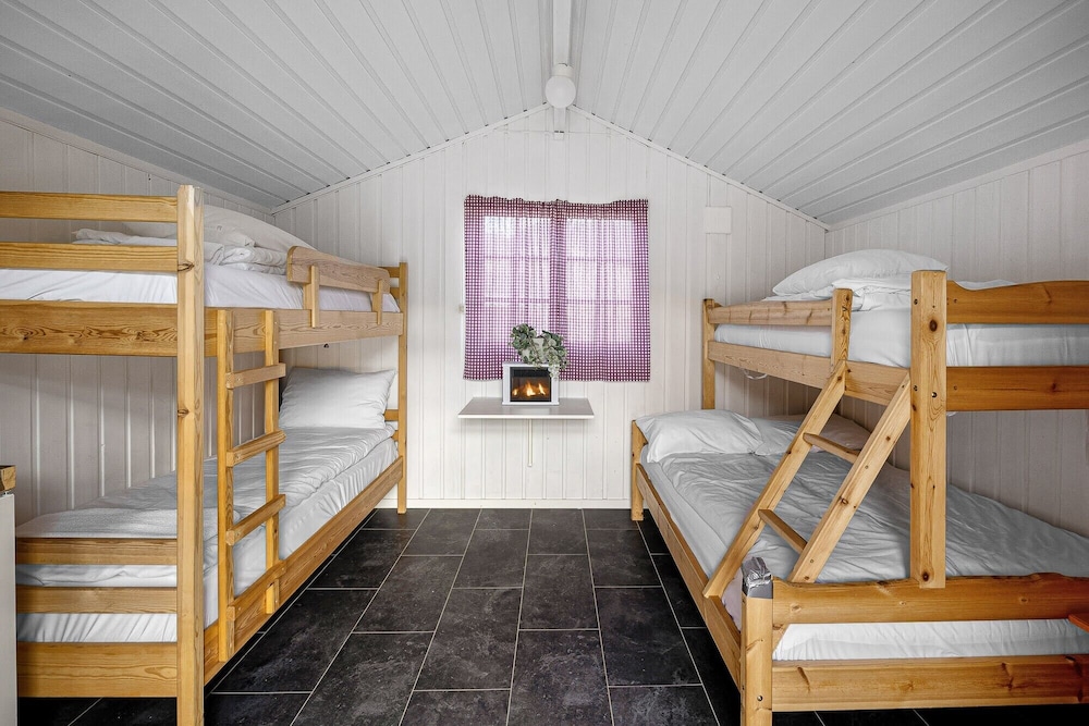 Economy Cabin (4 Persons) photo 2