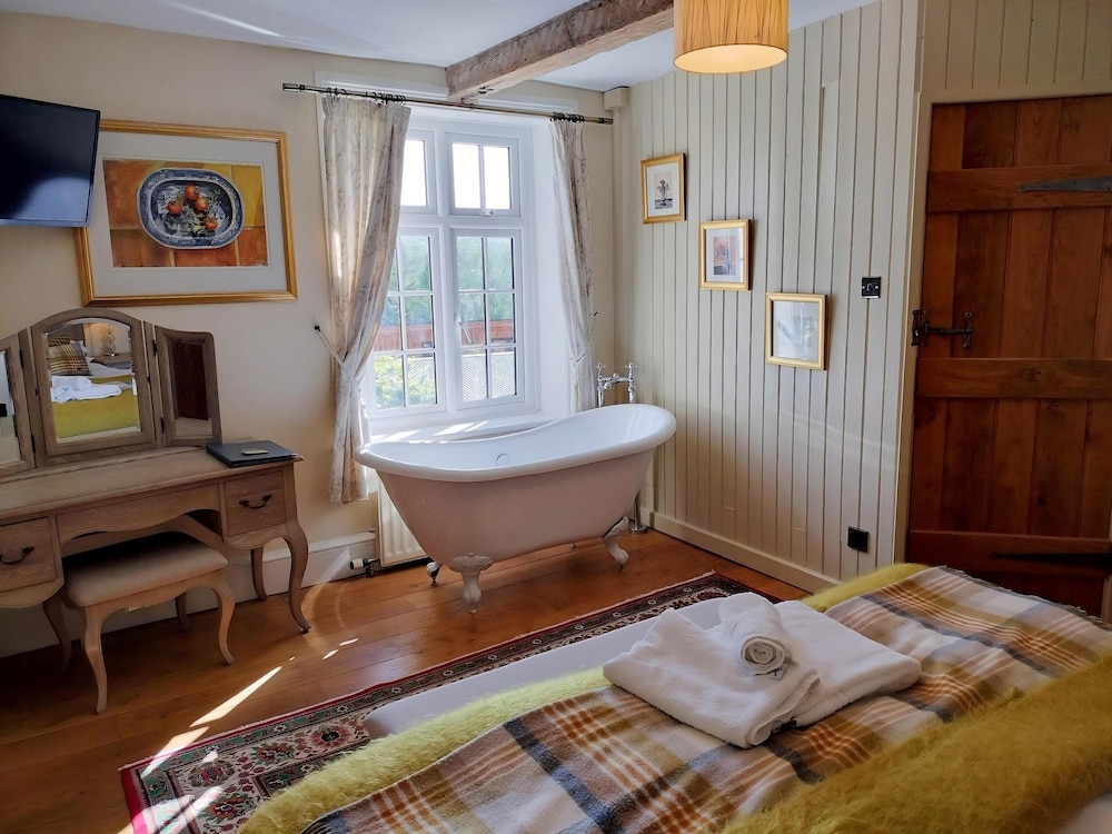Deluxe Double Room, Bathtub photo 3