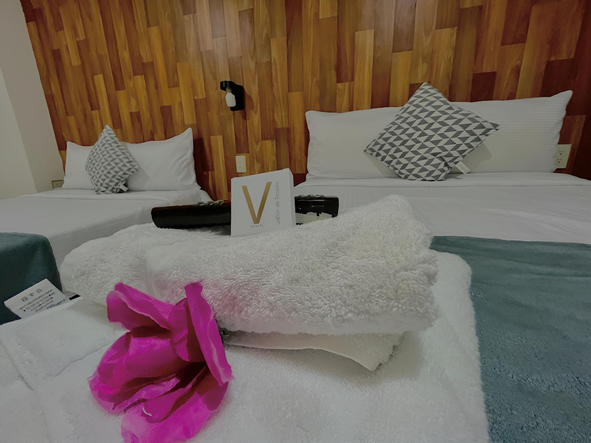 Standard Room, 2 Double Beds photo 2