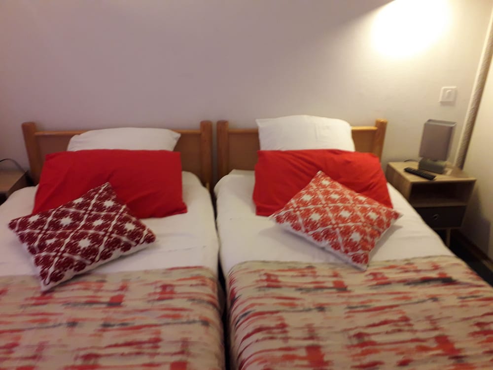 Twin Room, 2 Twin Beds, Non Smoking photo 1