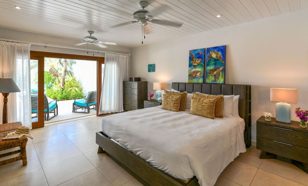 Room, 4 Bedrooms (Whispering Palms) photo 3